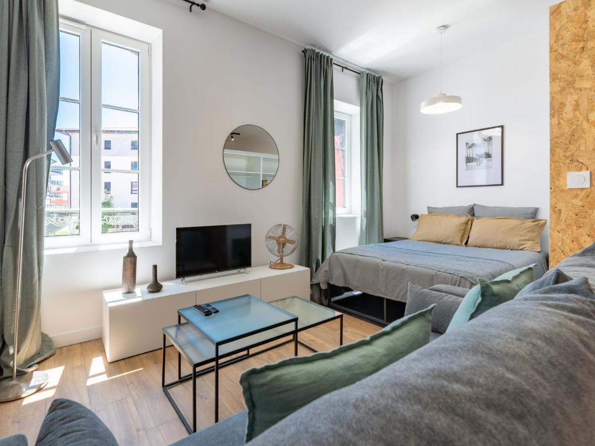 L'Escapade Roannaise Apartment โรอาน ภายนอก รูปภาพ